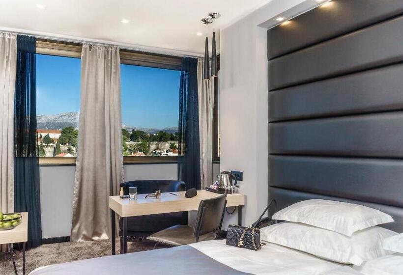 Люкс Вид на Город, The View Luxury Rooms
