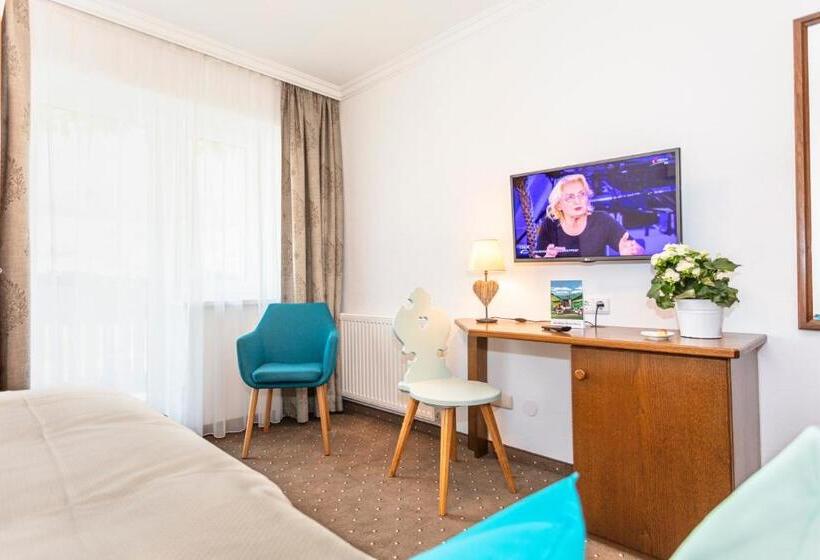 חדר סטנדרט יחיד עם מרפסת, Pension Pinzgauer Hof