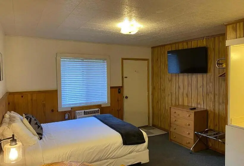 スタンダードスタジオ, Columbia Point Resort