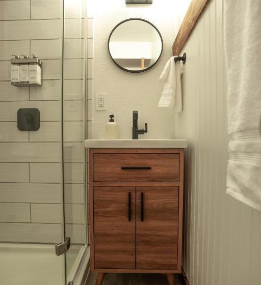 إستوديو قياسى سرير كينج, Columbia Point Resort