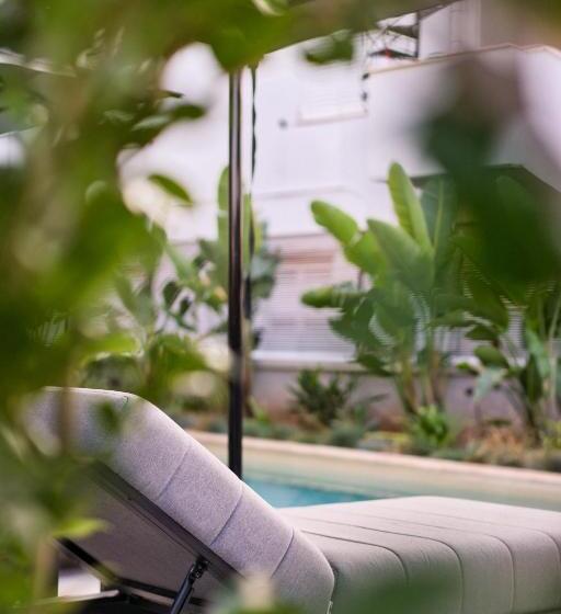 디럭스 스위트, Capital Luxury Suites