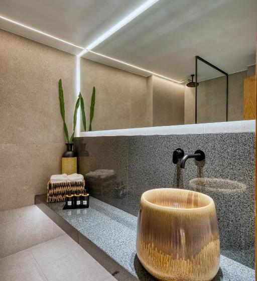 디럭스 스위트, Capital Luxury Suites