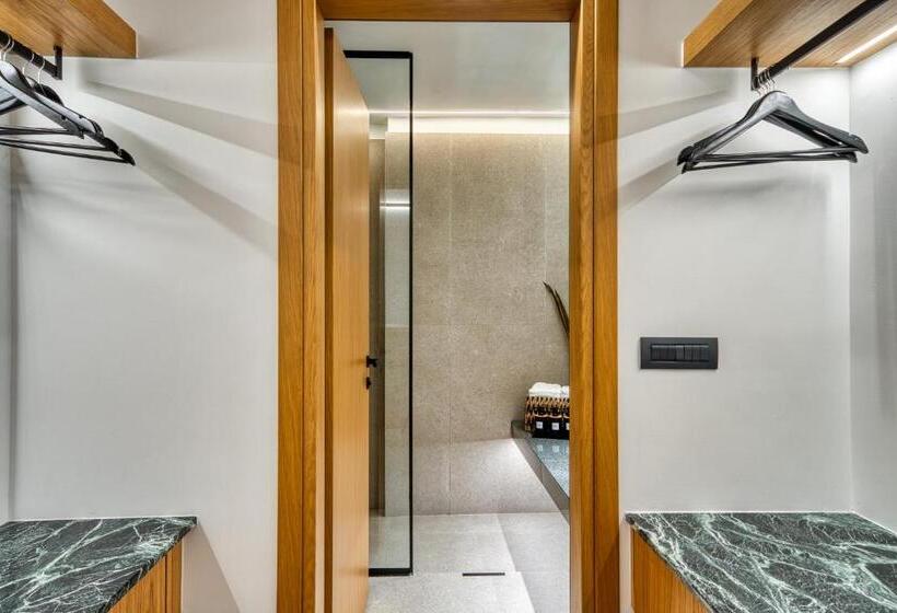 디럭스 스위트, Capital Luxury Suites