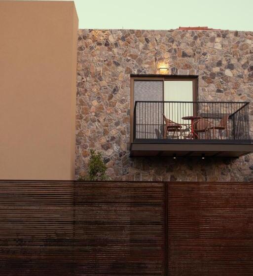 주니어 스위트 측면 바다 전망, Capital Luxury Suites