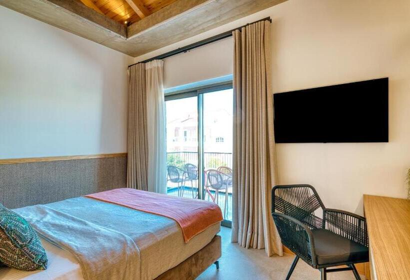 주니어 스위트 측면 바다 전망, Capital Luxury Suites