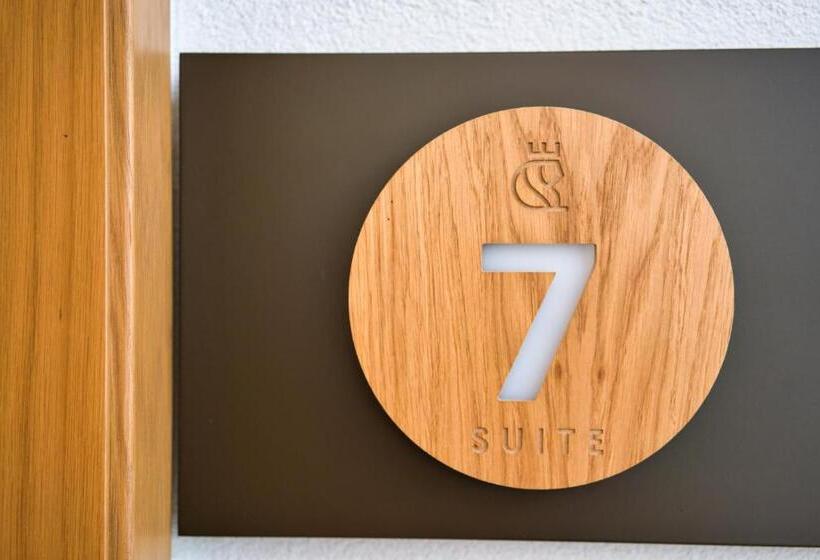 전망이 좋은 디럭스 스위트, Capital Luxury Suites