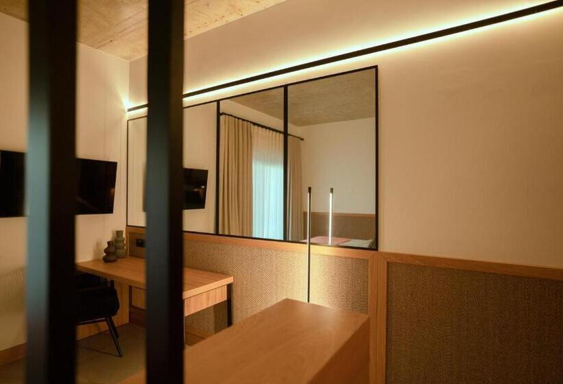 가든 전망 주니어 스위트, Capital Luxury Suites