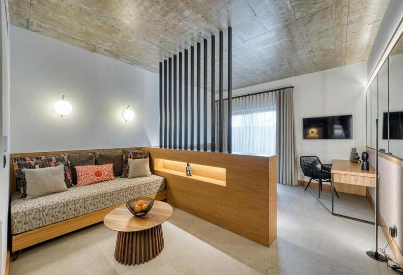 가든 전망 주니어 스위트, Capital Luxury Suites