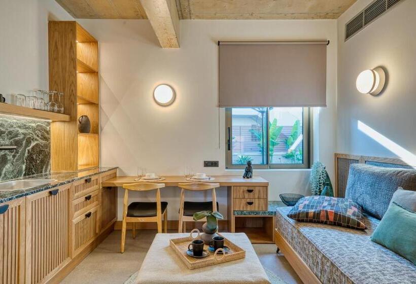 디럭스 스위트, Capital Luxury Suites