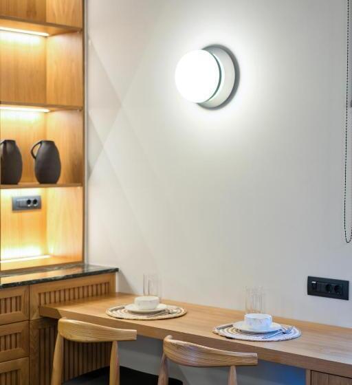 디럭스 스위트, Capital Luxury Suites