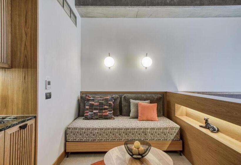 주니어 스위트 측면 바다 전망, Capital Luxury Suites