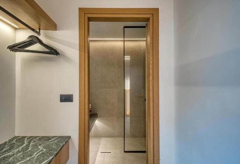 주니어 스위트 측면 바다 전망, Capital Luxury Suites