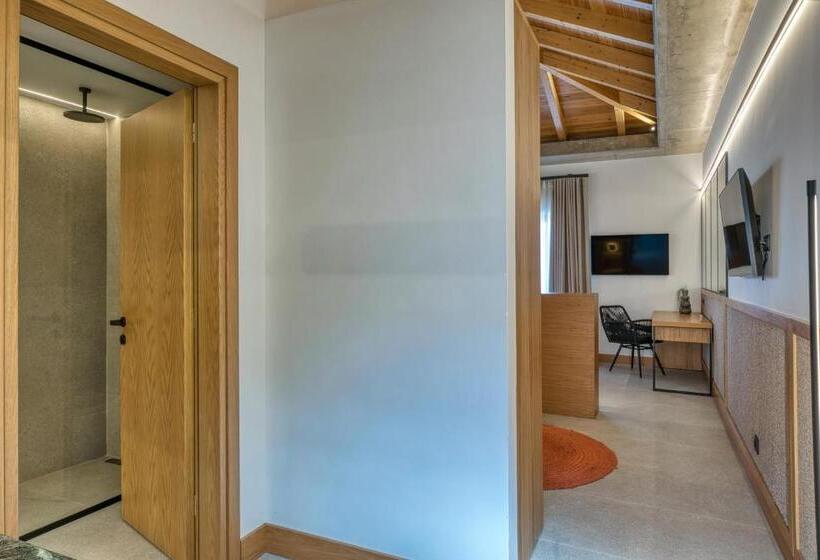 주니어 스위트 측면 바다 전망, Capital Luxury Suites