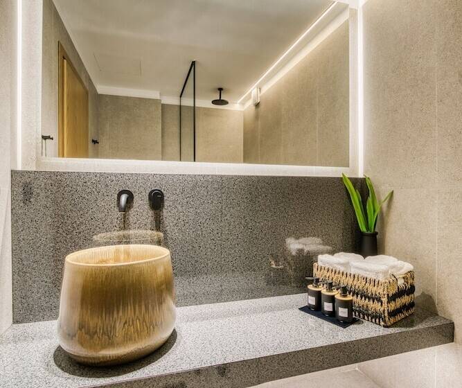Люкс Повышенной Комфортности, Capital Luxury Suites