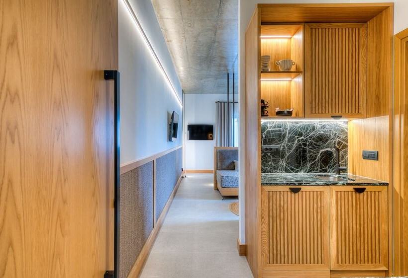 디럭스 스위트, Capital Luxury Suites