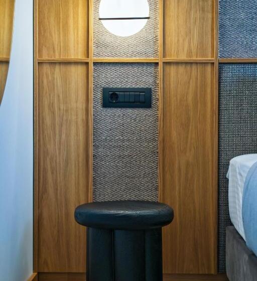 디럭스 스위트, Capital Luxury Suites