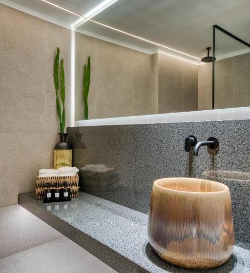 Люкс Повышенной Комфортности, Capital Luxury Suites