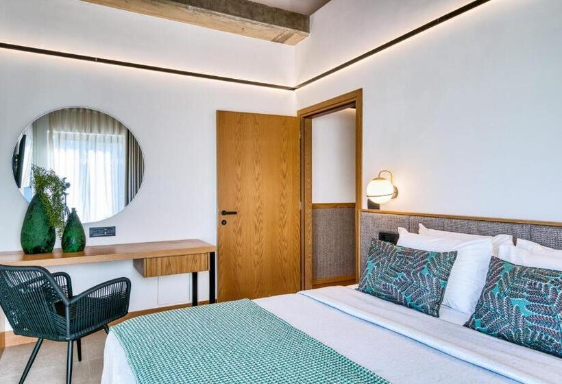 Deluxe люкс с видом, Capital Luxury Suites