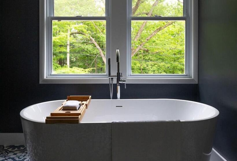 חדר דלוקס עם מיטת קינג, The Darby