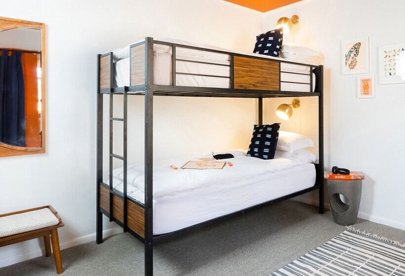 חדר סטנדרט, The Darby