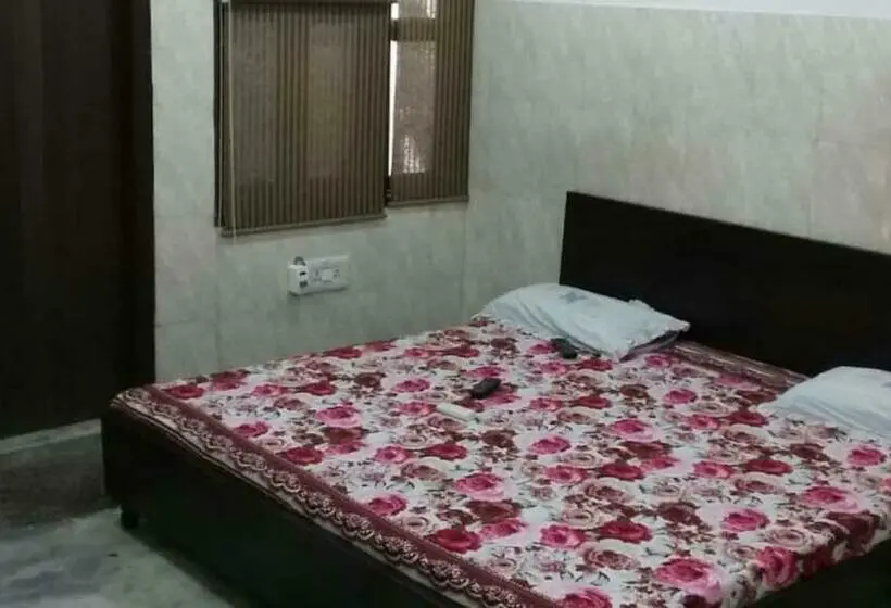 Deluxe-huone, Grg Kunj Residency Mathura Near Railway Juction 950m