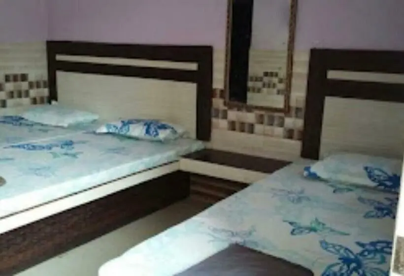 Superior Neljän Hengen Huone, Grg Kunj Residency Mathura Near Railway Juction 950m
