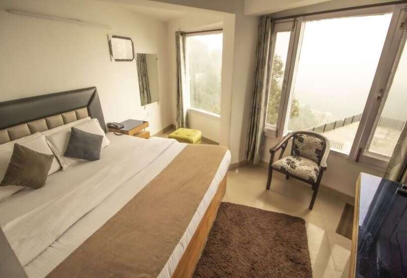 Номер Deluxe, Goroomgo Hotel Jasmine Dalhousie