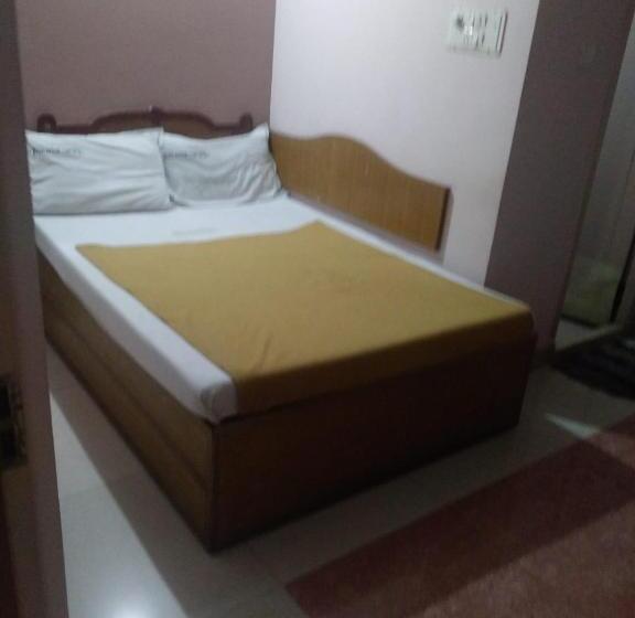 标准单人间, Mysore Mahalakshmis