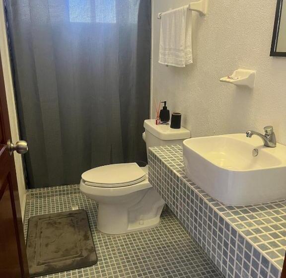 جناح ديلوكس, Milin