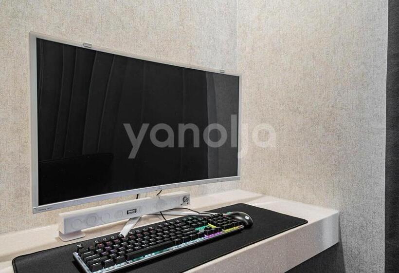 Номер Deluxe, Mari