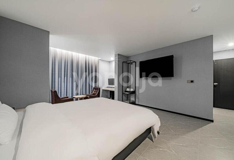 Номер Стандарт с Гидромассажем, Mari