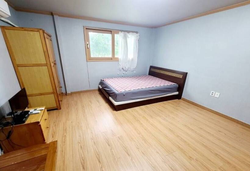 Habitació Estàndard, Gapyeong Chorok Jeongwon Gyegok Dokchae Pension