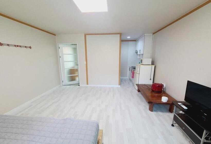 Четырехместный Номер Стандарт, Gapyeong Chorok Jeongwon Gyegok Dokchae Pension