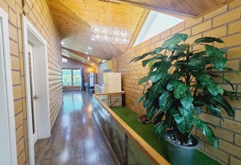 Habitació Estàndard, Gapyeong Chorok Jeongwon Gyegok Dokchae Pension