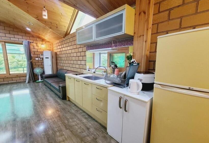 Habitació Estàndard, Gapyeong Chorok Jeongwon Gyegok Dokchae Pension