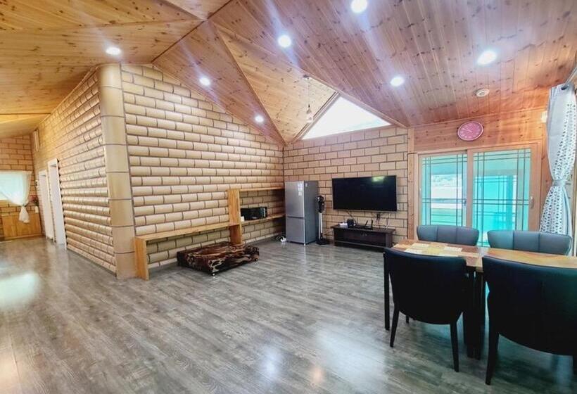 スタンダードルーム, Gapyeong Chorok Jeongwon Gyegok Dokchae Pension