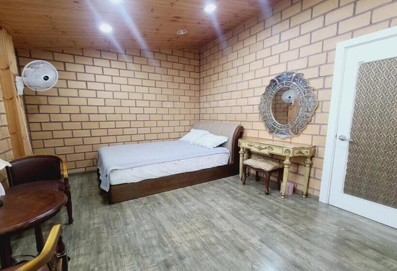 Habitació Estàndard, Gapyeong Chorok Jeongwon Gyegok Dokchae Pension