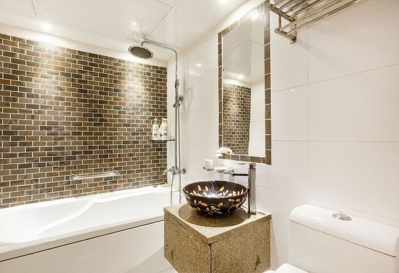 Quarto Estandar, Amant