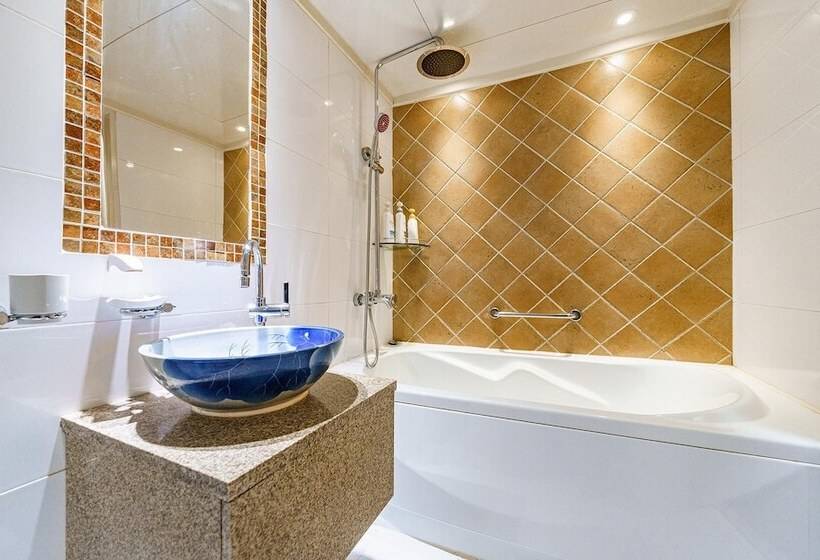 Quarto Estandar, Amant