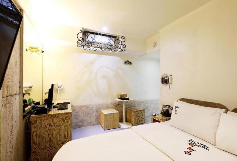 Quarto Estandar, Amant