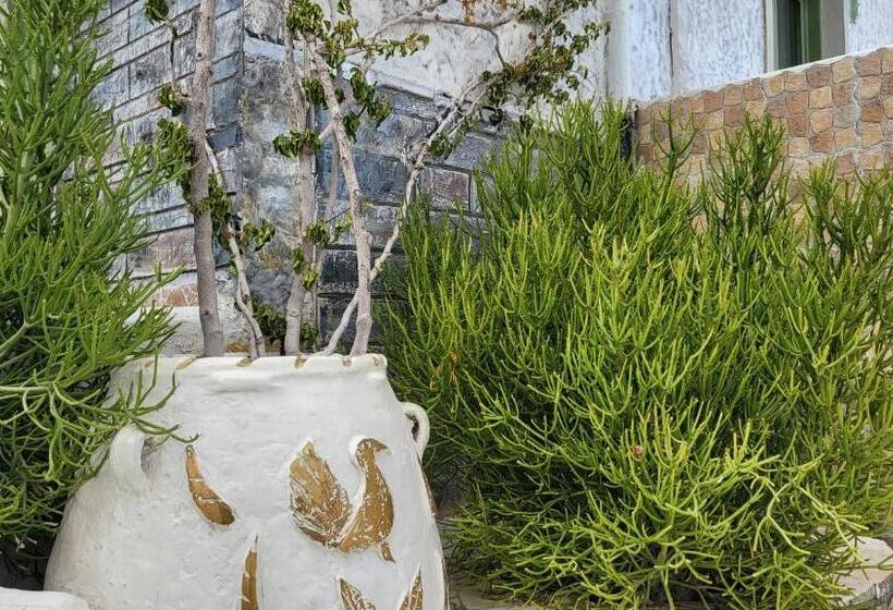 Standard Room, One Private Studio Full View