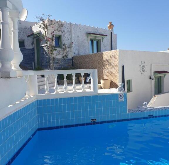 Standard Room, One Private Studio Full View