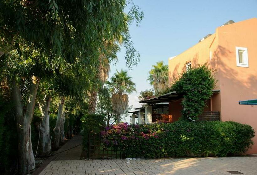 آپارتمان 1 خوابه با چشم‌انداز باغ, Aithrio