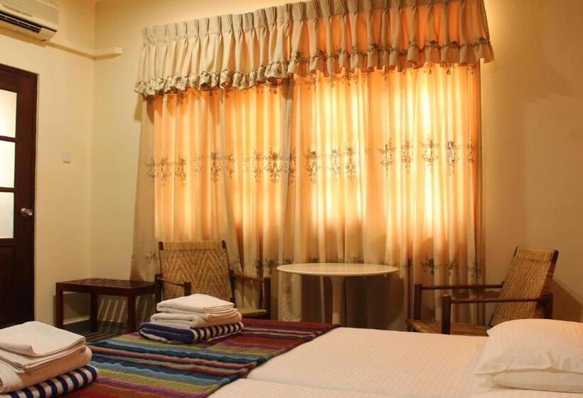 デラックスルーム, Janishi Residencies