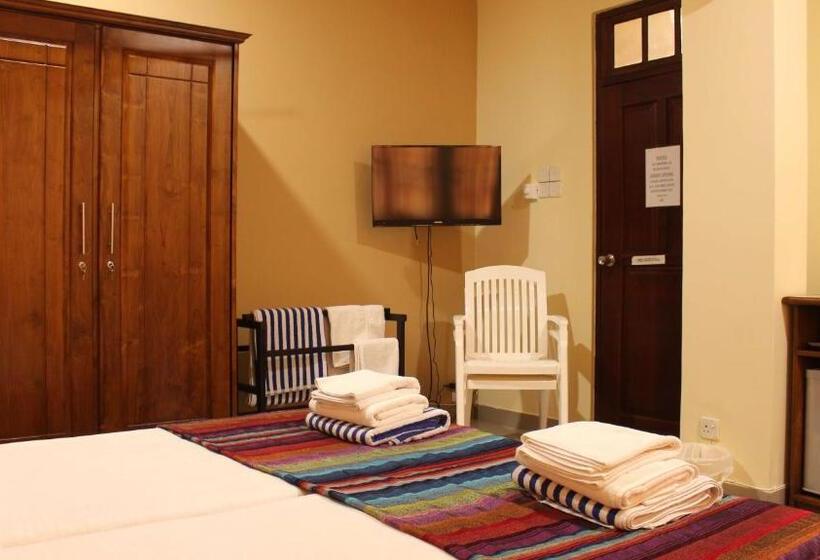 デラックスルーム, Janishi Residencies