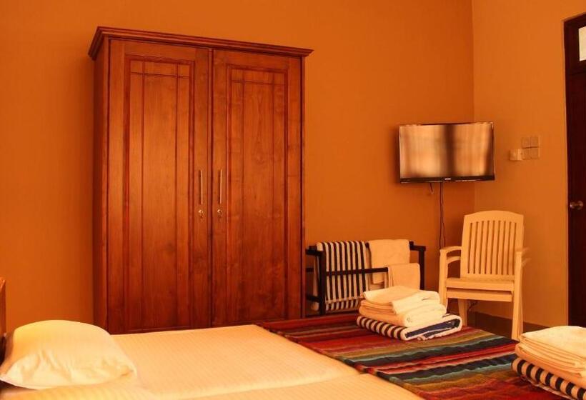 デラックスルーム, Janishi Residencies