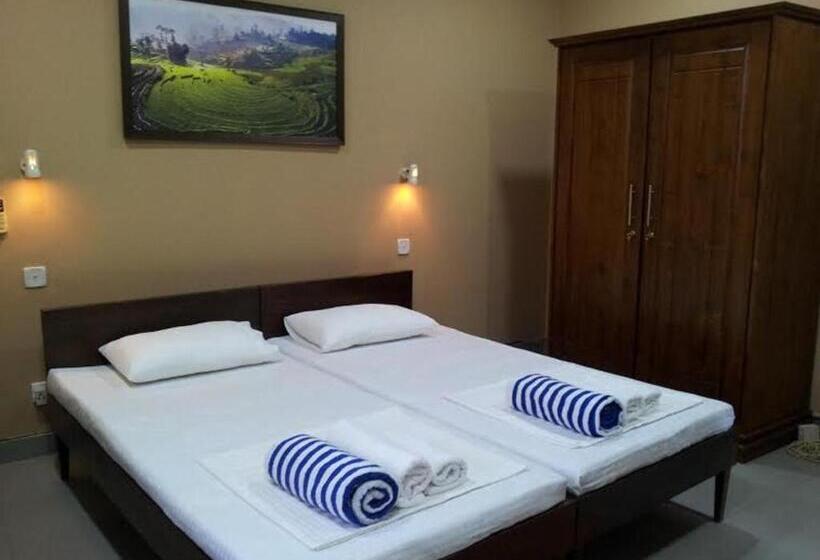 デラックスルーム, Janishi Residencies