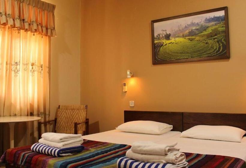 デラックスルーム, Janishi Residencies