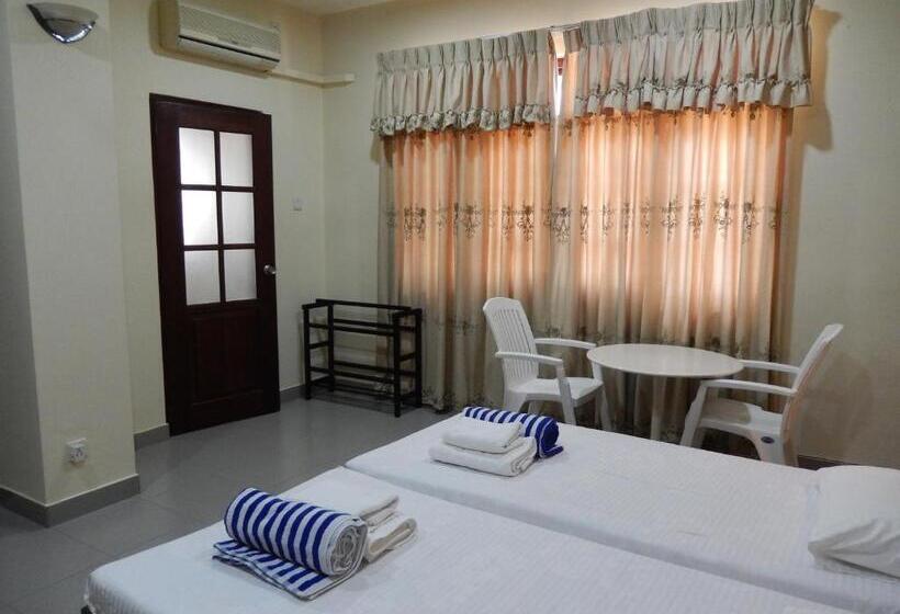 デラックスルーム, Janishi Residencies