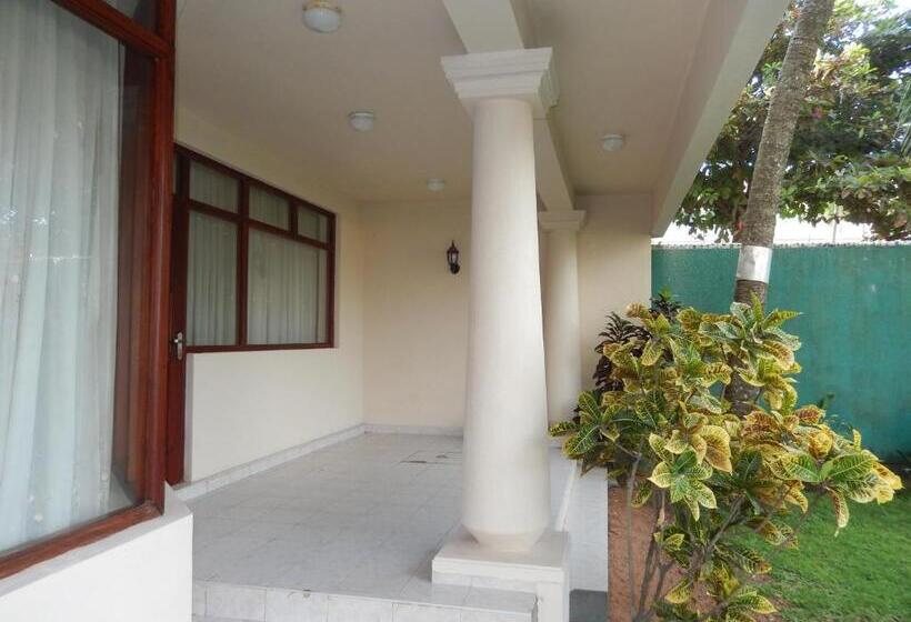 デラックスルーム, Janishi Residencies